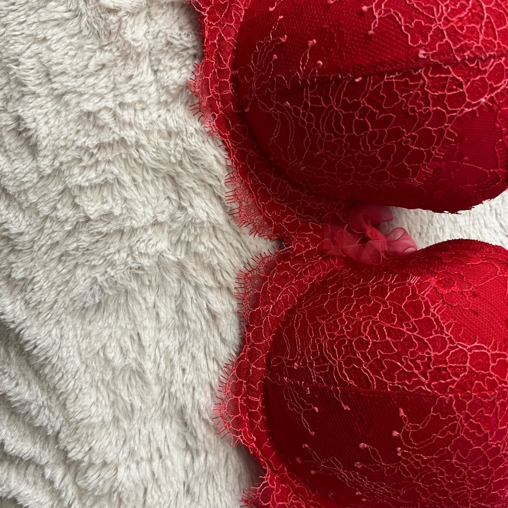 Red Dream Angels Bra by Victoria’s Secret - Picture 6 of 13